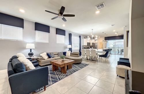 Loughman House | 5⭐ Solterra Villa with Lake View 20 Minutes to Disney