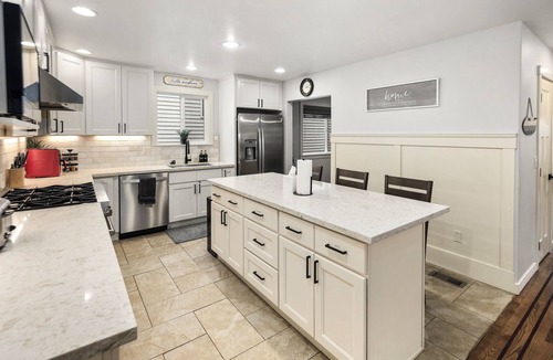 Rainier Valley House | 5BD Spacious Seattle Home With Gameroom ~ Near Sea-Tac Airport!