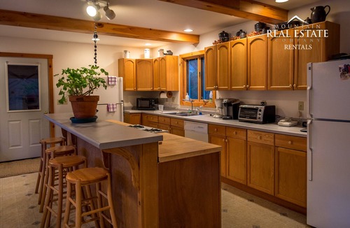 Bethel House | 5BR Lake house- Fish. Boat. Swim. 3 miles south of downtown Bethel