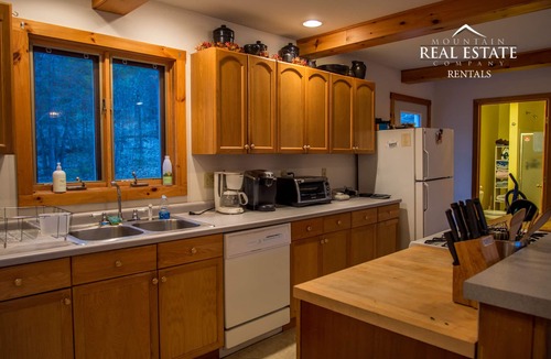 Bethel House | 5BR Lake house- Fish. Boat. Swim. 3 miles south of downtown Bethel
