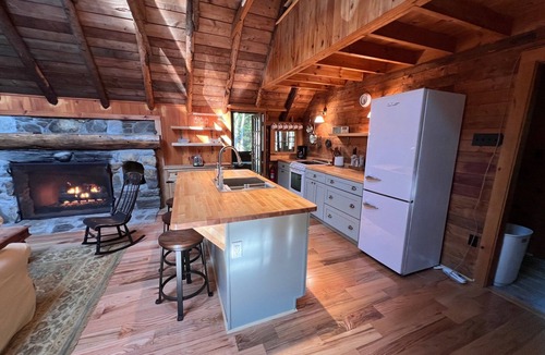 West Point Cottage | 6 BR in 2 Updated Cottages on an ocean cove in "off-the-grid" Phippsburg