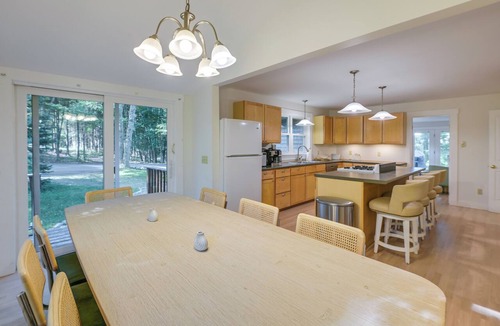 Northeast Harbor House | 6 Mi to Acadia Nat'l Park! Cozy Gem w/Deck, Grill
