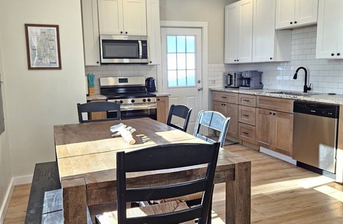 Southwest Harbor House | 7 mins to Acadia, water view, & walk to town!