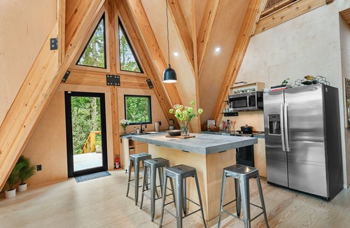 Valley Hill Cabin | A-Frame Nest | Cabin in Hendersonville, NC | 3 Bedrooms + Loft (Sleeps 12)