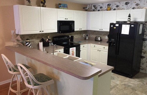 Crescent Beach Condo | A Great Get AwayTwo- 2 Bedrm/2 bth Condo with beautiful view and spacious rooms