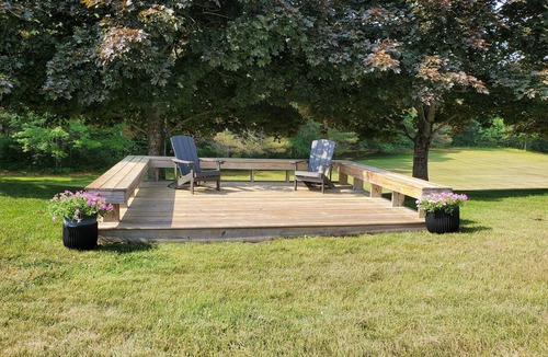 Dresden House | A historic, charming farmhouse in the heart of Midcoast Maine!