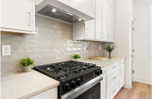 Edgewood House | A welcoming space for nurses, business travelers, and families between homes.