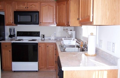 Skyland House | Amazing Deal, Charming Townhouse! 99/night!