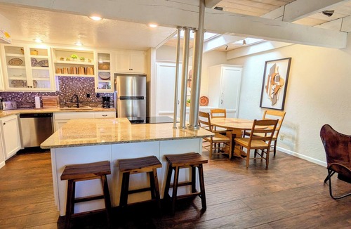 Northeast Santa Fe Condo | Artist Rd Retreat -Walking to Plaza, nestled in the Foothills of the Mountains