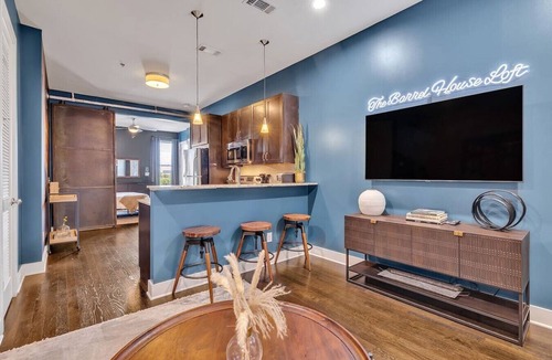 West End Condo | Barrelhouse Loft | 10 min to Broadway Near Vandy and Centennial Park