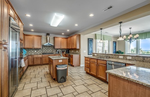 Long Bay Estates House | 🌴🌞Beachfront 7BR Home w/Stunning Views | Private Pool + Hot Tub | Atlantis