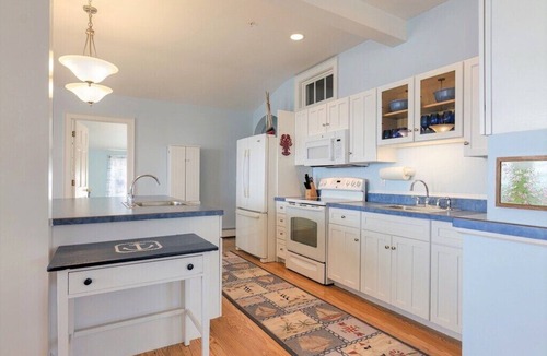 Lincolnville Apartment | Beachfront Family Penthouse with Stunning Views