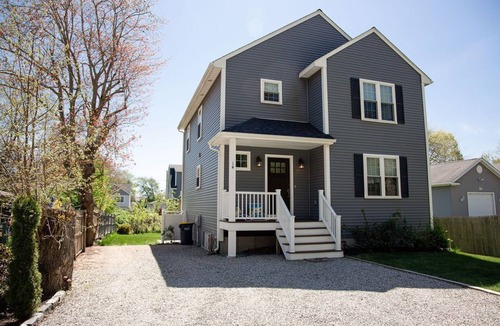 Bonnet Shores House | Beautiful 3 Bedroom 3 Bath Beach House in Bonnet Shores!