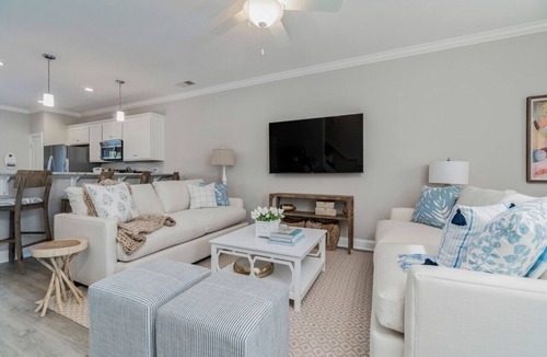 Atlantic Beach Villa | Beautiful Large Townhome Steps to the Beach