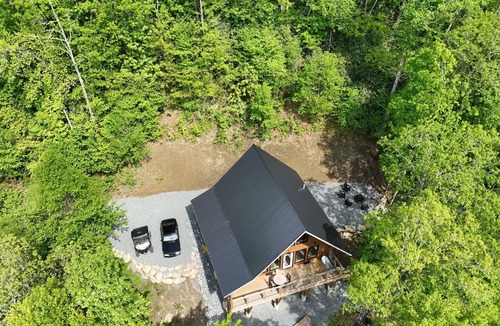 Topton Cabin | Beautiful New Construction Cabin in Nantahala Gorge!