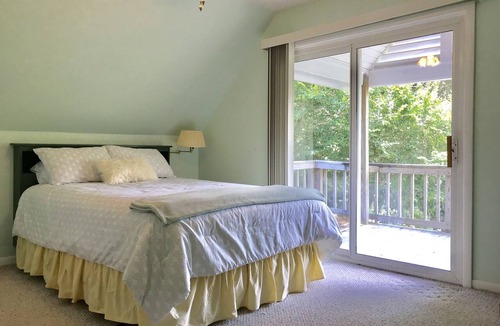 Emerald Isle House | Beautiful ocean side escape in the heart of Emerald Isle, NC