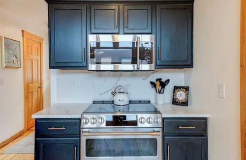 Wolf Laurel Cabin | Big Views Near Asheville New Hot Tub with Mountain Views New Weber Grill