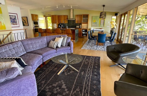 Northeast Bellevue House | Blue Heron Lakehouse: Lush Waterfront Oasis on Lake Sammamish Near Seattle