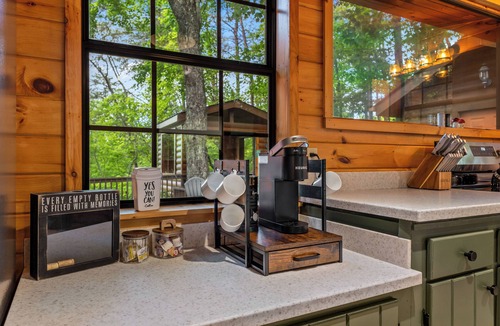 Williamstown Cabin | Blue Ridge Cabin with Hot Tub. Pet Friendly. Game Area.Amazing Views!