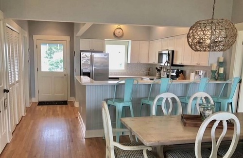South Beach House | Bonnie Dune is a dog-friendly oceanfront home, steps from the sand in beautiful Flora