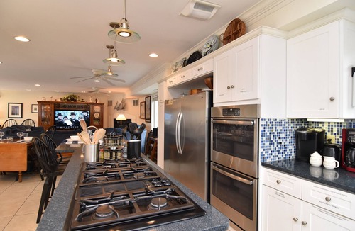 Rehoboth by the Sea House | BOOK FOR 2027 & FALL & WINTER 2026! ROOFTOP POOL & HOT TUB OPEN ALL YEAR!