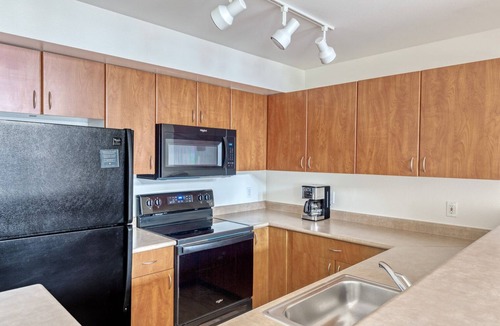 Northwest Bellevue House | Bright Bellevue 1BR w/Courtyard & W/D, close to shopping, by Blueground