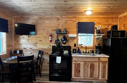 Sangerville Cabin | Cabin 2 Recreational Cozy Cabin Rentals