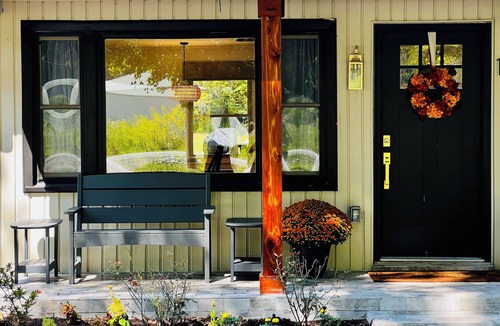 Franklin House | Carters Creek Cottage just minutes away from Franklin, Leipers Fork, South Hall.