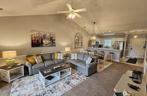 Central Myrtle Beach Condo | Central Myrtle, just over a mile to the beach, 2BR Condo on Golf Course!