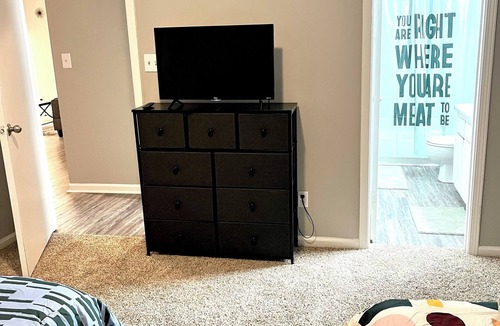 Greensboro Apartment | Charming 2-bedroom apartment with AC and WiFi in marvelous Greensboro