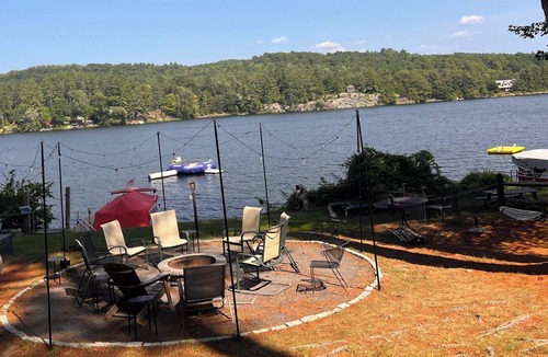 Castleton House | Charming 2-bedroom lake house with direct lake access!