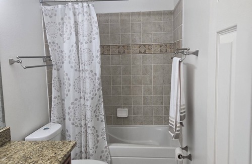 St. Cloud House | Charming 2-bedroom house in serene Saint Cloud with AC, WiFi