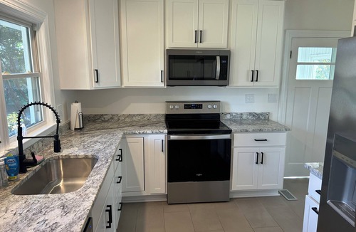 Gloucester Point House | Charming 3-bedroom house with WiFi, AC in fantastic Gloucester Point