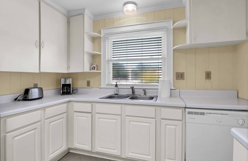 Wrightsville Beach House | Charming Coastal Retreat with Stunning Banks Channel Views – Pet Friendly!