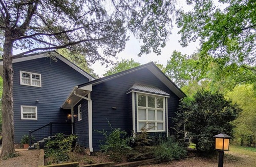 North Garrett Road Cottage | Charming cottage close to Duke U with plunge pool, fenced garden, large deck