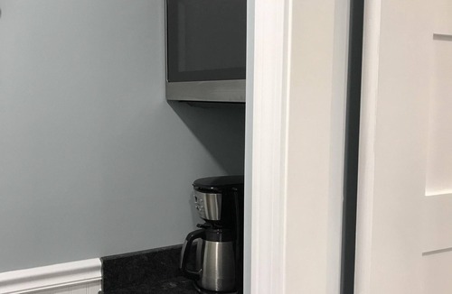 Cape Neddick Apartment | Charming, cozy, tranquil 1st floor condo - 5 minutes to Perkins Cove