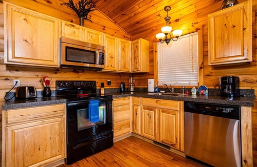 Draper House | Charming riverside with stunning views, cozy interiors, full amenities, and spacious decks.