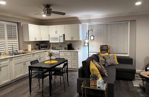 Charlotte Apartment | Charming studio apartment in Charlotte complete withTV and WiFi Close to uptown