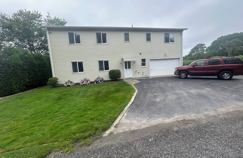 Bonnet Shores House | Clean water view 3-BR Waterfront house in Bonnet Shores Narragansett.
