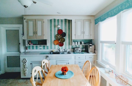 Newport East Apartment | Close to Beaches and All Newport Activities. Pet Friendly! Updated pictures.