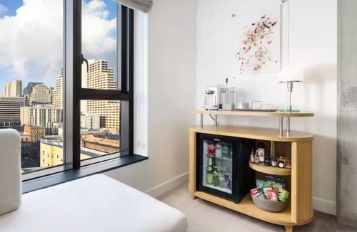 Tenderloin Hotel | Comfortable Room Delight in Downtown SF Charm – Perfect for Art Aficionados