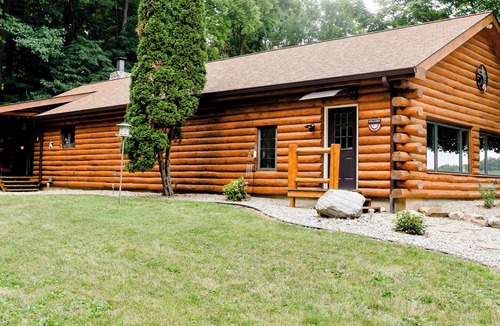 Rockfield House | Cozy 1-bedroom log home in scenic rural Carroll County-Delphi
