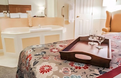 Ogunquit Resort | Cozy 1-bedroom resort in peaceful Ogunquit with AC