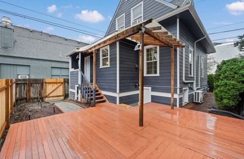 University District House | Cozy 1BR/1BA Lower Unit Near UW | Walk to Campus