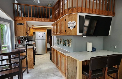 South Casco House | Cozy 2-bedroom Tiny Home with sauna, A/C, boat ramp access to quiet lake