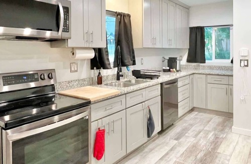 White Center House | Cozy 2BR Upper Unit Near Airport & Seattle DT