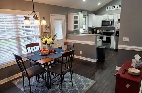 Graham House | Cozy 3BR w/Fenced Yard, Porch & Easy City Access- Pets Welcome!