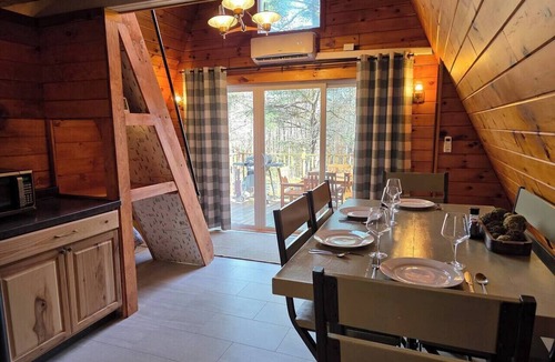 North Creek Cabin | Cozy A - Frame Cabin with Hot Tub - 6 min to Gore Ski Resort