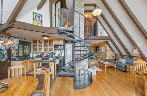 Marion Ski Chalet | Cozy A-frame w/amazing views, hot tub, game room, near Burnsvillle and Marion