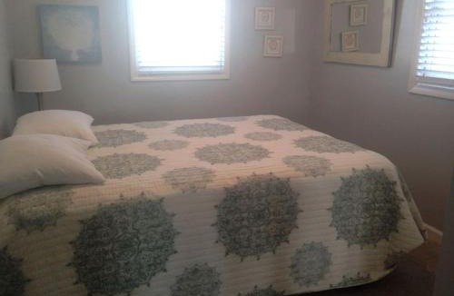 Holden Beach House | Cozy Comfortable Cottage with Lovely Ocean Views in Holden Beach, North Carolina